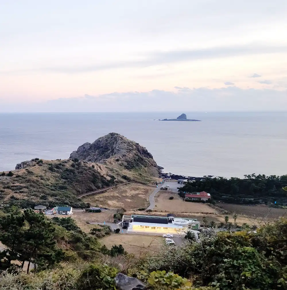 산방굴사